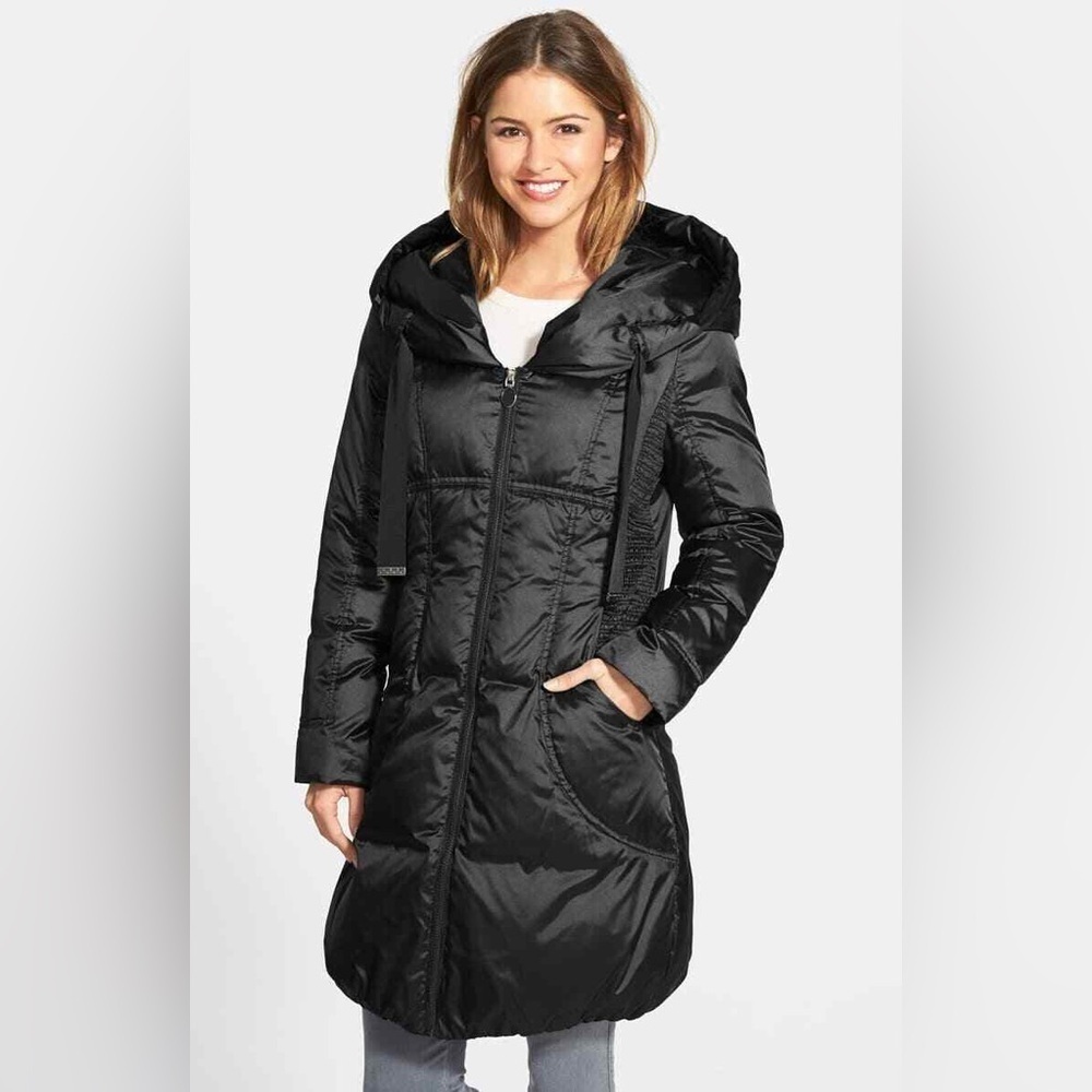 Tahari 'Taryn' Hooded Down Coat in Black - Size L